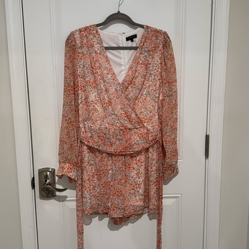 State v neck floral romper